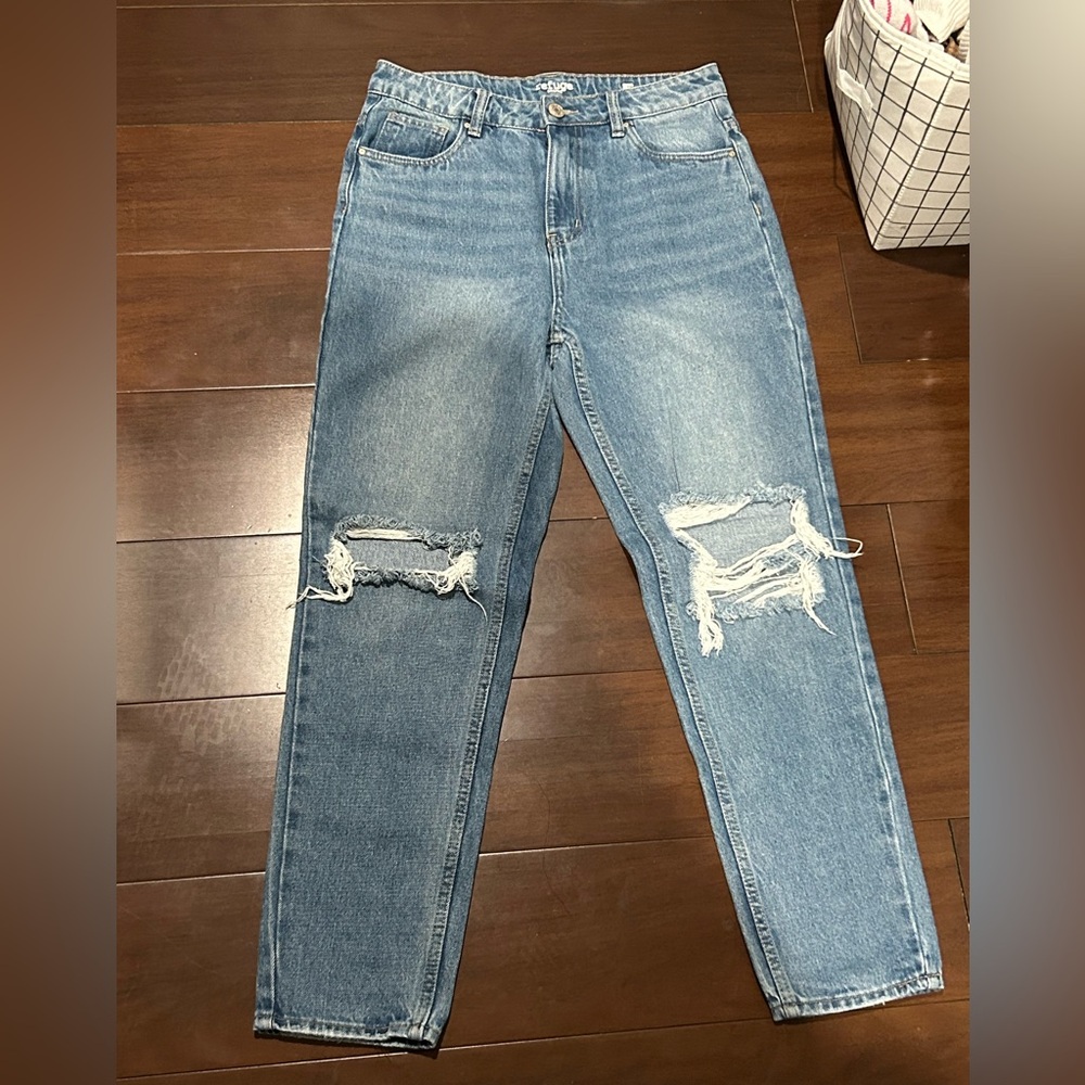 Ripped Mom Jeans